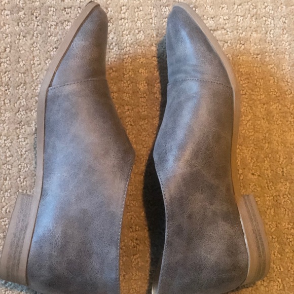 💕SOLD💕 POINTED TOE OPEN SLIDE FLAT - Picture 4 of 6